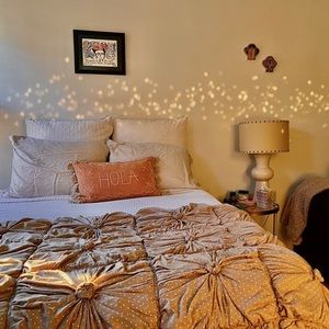 Anthropologie Rosette Queen Quilt